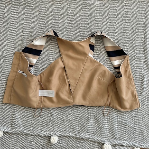 Finders Keepers⎪Hurricane Top - Picture 6 of 8